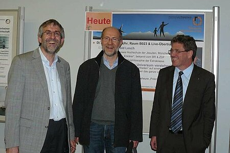 Prof. Dr. Harald Lesch mit Prof. Dr. Elmar Junker und Hochschulpräsident Erich Köstner 2010
