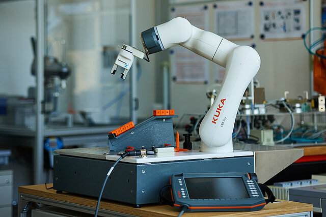 KUKA 6-Achs Roboter LBR iisy