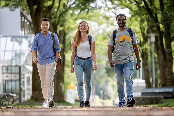 [Translate to English:] Studierende am Camnpus Rosenheim