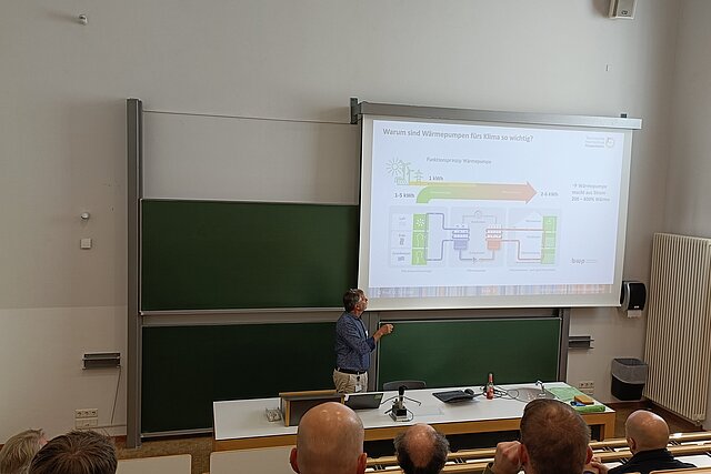 Vortrag über Wärmepumpen beim Tag der Forschung
