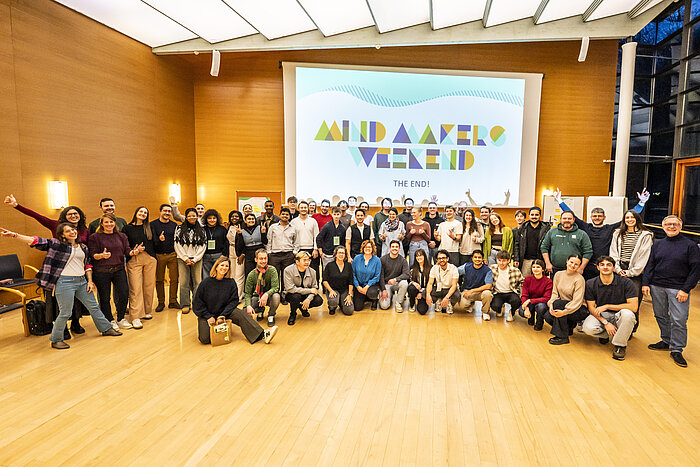 Das Bild zeigt die Teilnehmerinnen und Teilnehmer beim ersten Mind Makers Weekend.