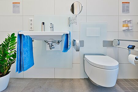 Badezimmer des DeinHaus 4.0 Wohnkompetenzzentrums in Freilassing