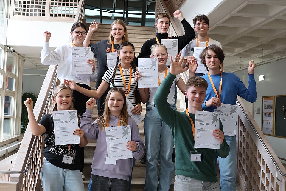 Das Bild zeigt die Regionalsieger beim Jugend-forscht-Wettbewerb 2026