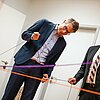 Das Bild zeigt Markus Blume, Staatsminister für Wissenschaft und Kunst und Landrat Max Heimerl am Campus Mühldorf am Inn.
