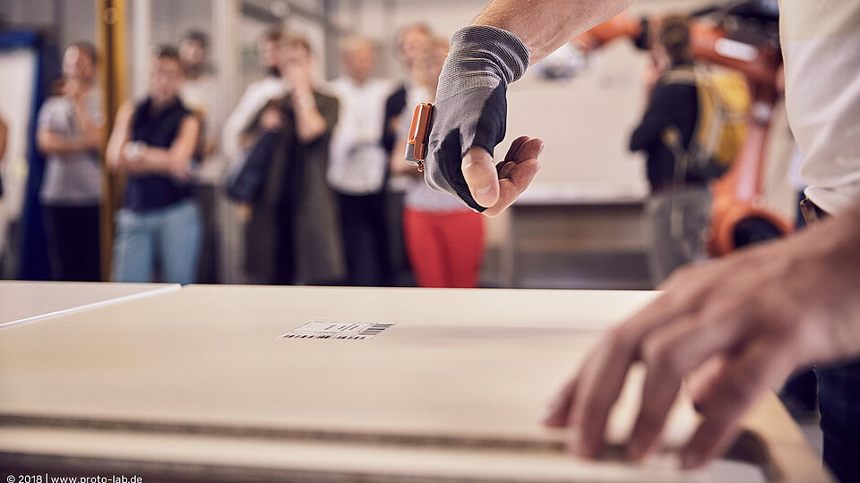 Scanhandschuh im proto_lab der TH Rosenheim
