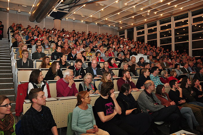 Volles Haus zum Auftakt der Veranstaltungsreihe Licht+
