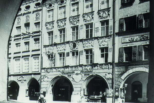 Eröffnung des privaten  Holztechnikums in  Rosenheim mit drei  Studenten im „Weinhaus  Fortner“ in Rosenheim