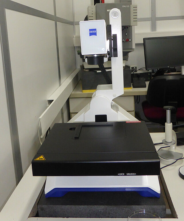 Digitalmikroskop zur Qualitätssicherung von Kunststoffteilen