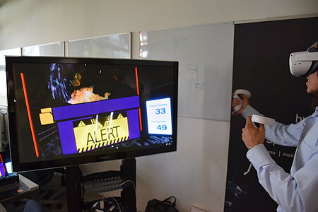 Am Stand des Projektes 1337Saber