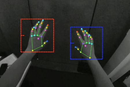 Zwei Hände, die innerhalb des mixed-reality Projekts verfolgt werden könnnen.
