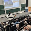 Das Bild zeigt Gerald Rhein vom Seeoner Kreis bei der Veranstaltung "Unternehmen und Hochschule" am Campus Burghausen.