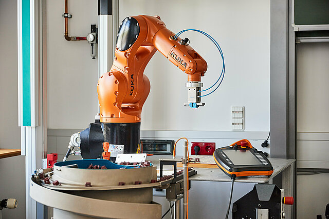 KUKA Agilus 6-axis robot