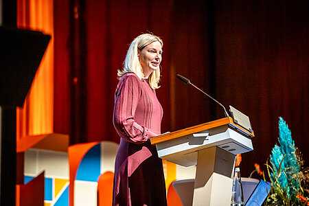 Das Bild zeigt die Amtschefin des Ministeriums für Wissenschaft und Kunst, Stephanie Jacobs.