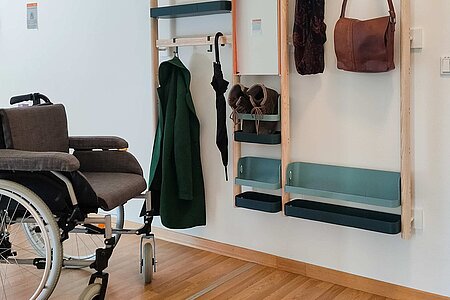 Modulares Garderobensystem speziell auch für Menschen mit Mobiliätseinschränkungen