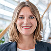 Das Bild zeigt Professorin Carolin Fleischmann