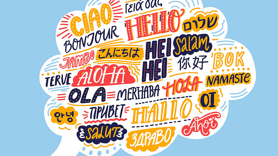 Hallo in verschiedenen Sprachen. Sprechblasenwolke mit handgeschriebenen Wörtern.