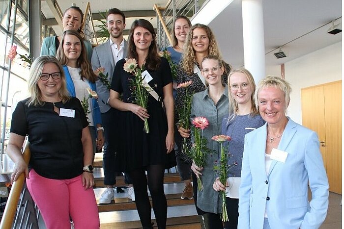 von links: Prof. Dr. Petra Bauer, Marion Egger, Stephanie Schmidle, Tobias Döringer, Laura Willinger, Julia Lauberger, Andrea Kastl, Anna Badura, Wirner-Piotrowski, Prof. Dr. Sabine Ittlinger