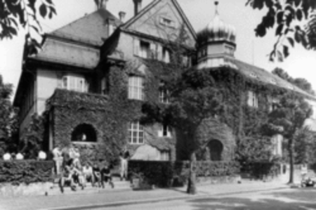 Das Gebäude des Holztechnikum im Jahre 1958