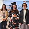 Das Bild zeigt Promovendin Petra Fuchs, Professorin Edeltraud Botzum und Professorin Wiebke Waburg